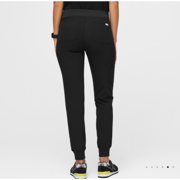 FIGS ZamoraT™ Jogger Scrub Pants Black PO2255 - Picture 3 of 14